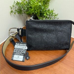 Stone Mountain black leather belt sz small pleather tooled zip up belt bag NWT